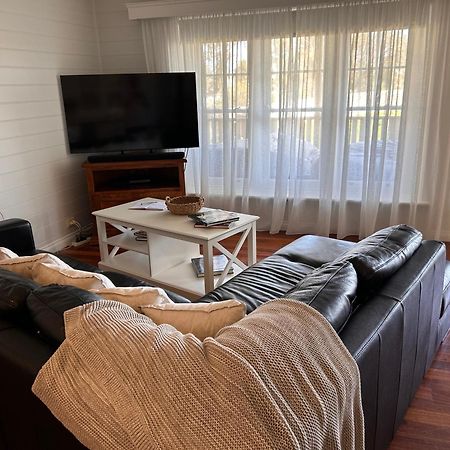 Dunes - Elegant Beach Villa With Huge Heated Swim Spa Port Fairy Exterior foto
