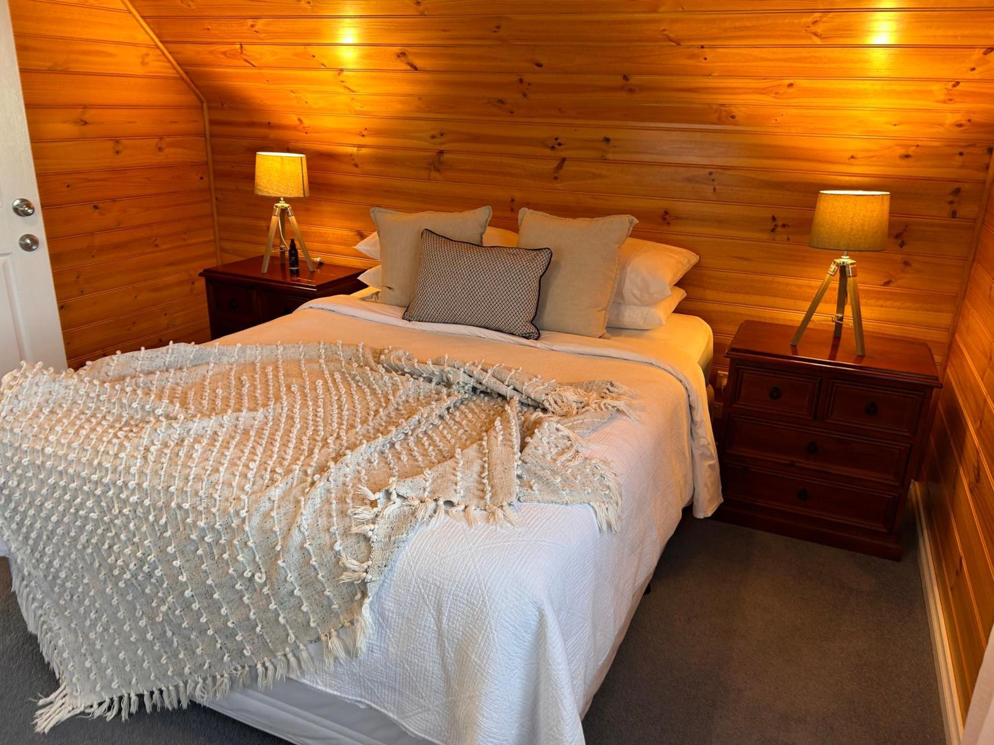 Dunes - Elegant Beach Villa With Huge Heated Swim Spa Port Fairy Exterior foto