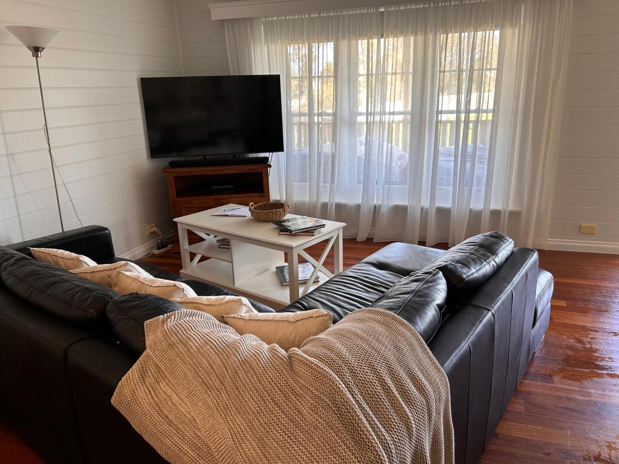 Dunes - Elegant Beach Villa With Huge Heated Swim Spa Port Fairy Exterior foto